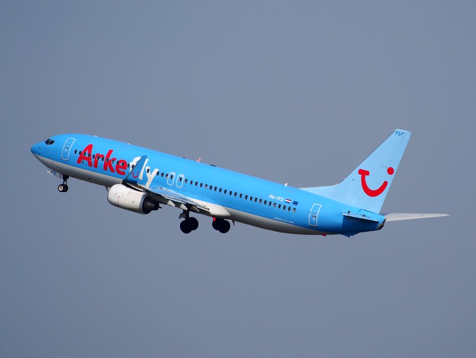PH-TFD ArkeFly Boeing 737-86N(WL) - cn 38014 taxiing, 25august2013 pic-2