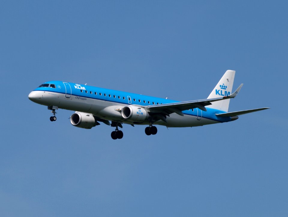 PH-EZV Embraer ERJ-190STD (ERJ-190-100) pic2