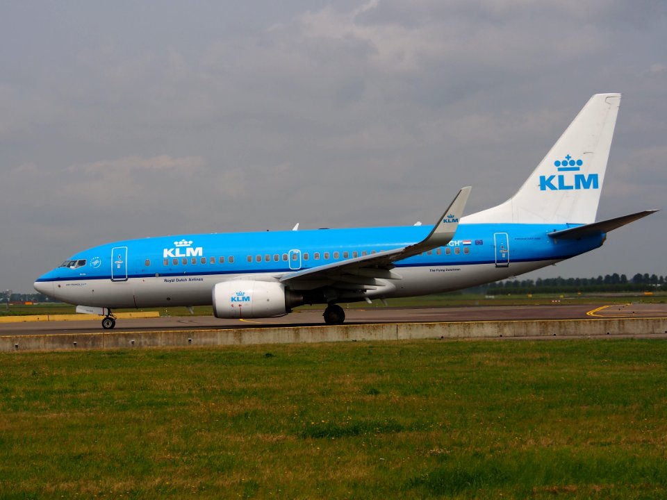 PH-BGH KLM Royal Dutch Airlines Boeing 737-7K2(WL) taxiing 14Juli2013 pic4