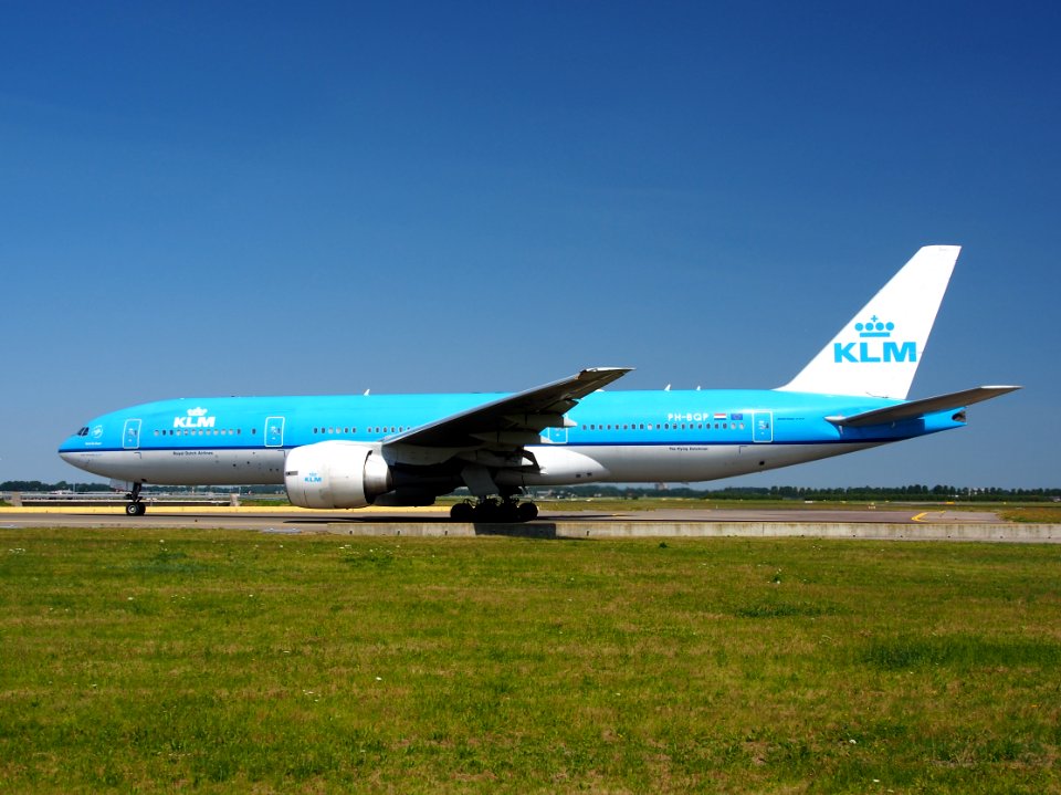 PH-BGP KLM Royal Dutch Airlines Boeing 737-7K2(WL) - cn 38127, taxiing 21july2013 pic-003