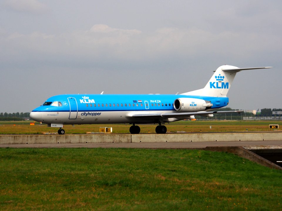 PH-KZN KLM Cityhopper Fokker F70, 14july2013 pic2