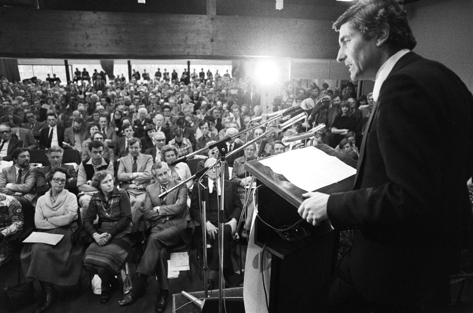 Ruud Lubbers tijdens zijn rede, Bestanddeelnr 930-1493