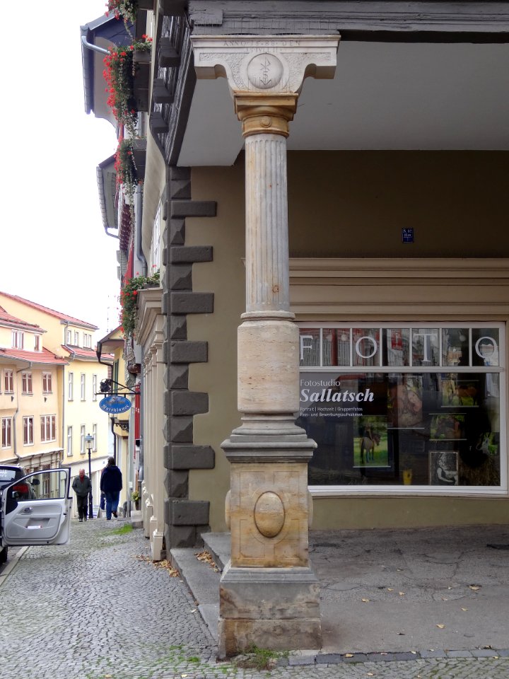 Säule am Markt in Arnstadt 4