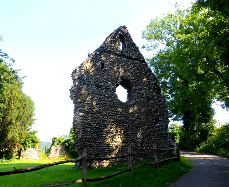 Ruins of West Humble Chapel, Chapel Lane, Westhumble (NHLE Code 1378063) (July 2013) (4)