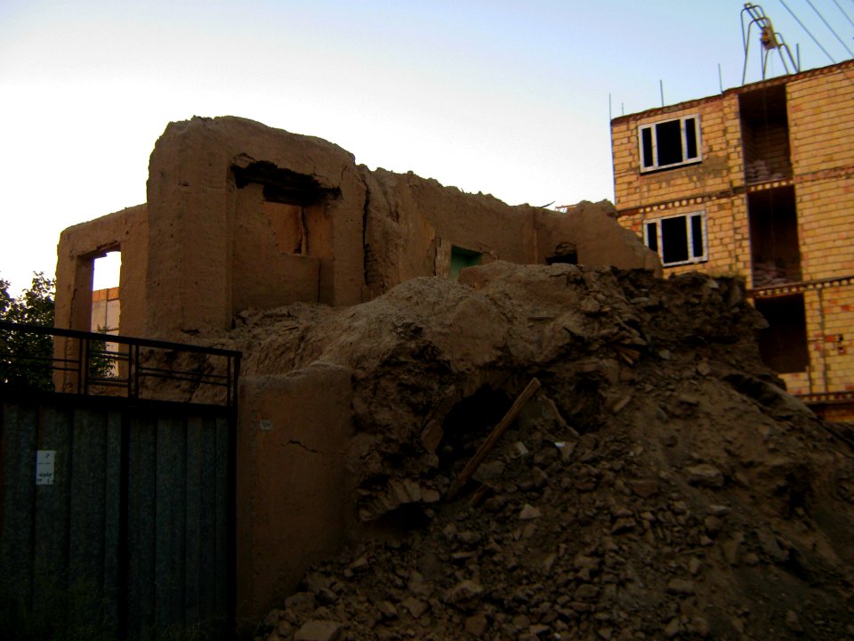 Ruins of an Old brick thatch house - North Qavvani ave - near Al-Reza Mosque - Nishapur 04