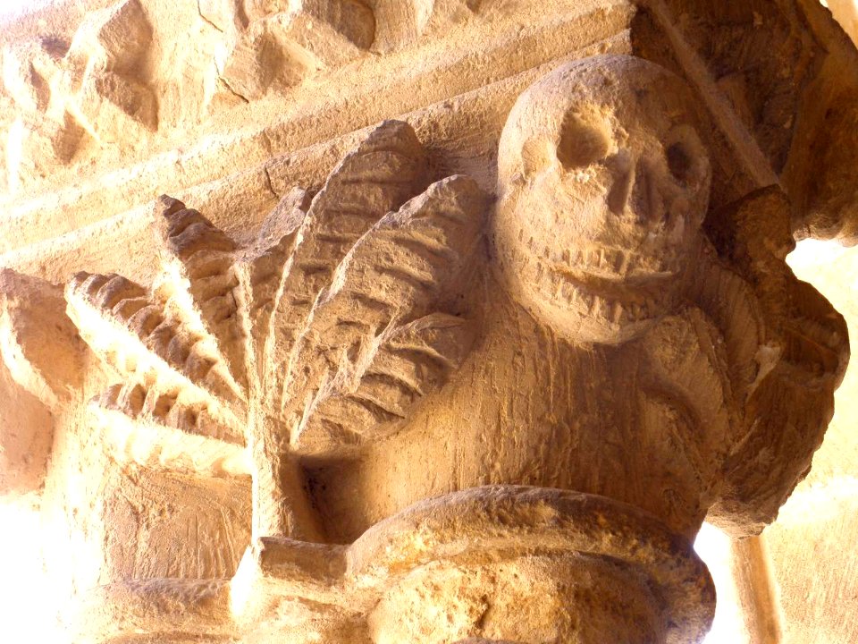 Santa María Real de Nieva - Monasterio de Nuestra Señora de Soterraña, claustro, capiteles 16