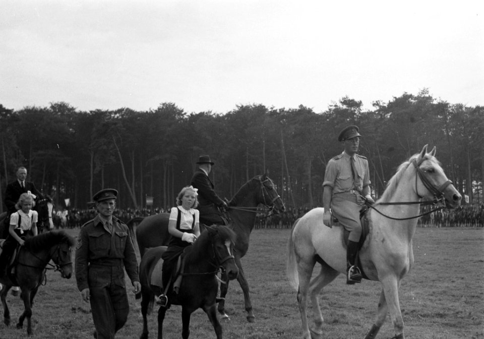 Ruiterfeest Prinsesjes te paard, Bestanddeelnr 902-3673