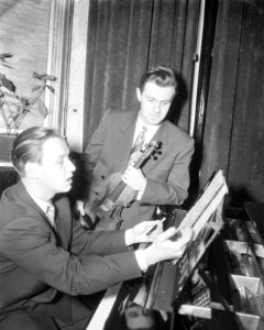 Russische musici in ons land J. Bezzodmi, Bestanddeelnr 906-2160