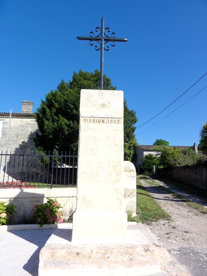 Saint-Martin-Lacaussade (Gironde) Croix de chemin