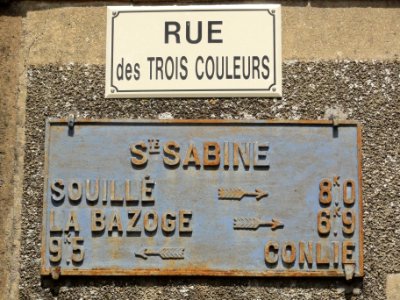 Sainte-Sabine-sur-Longève (Sarthe) plaque de cocher, rue des Trois Couleurs