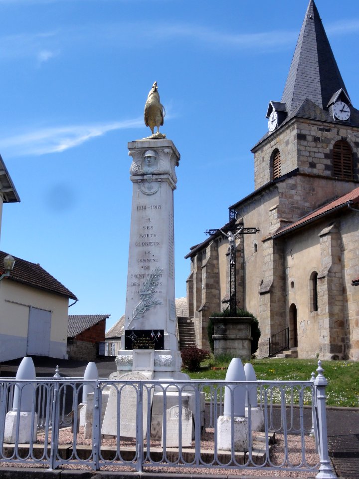 Saint-Priest-des-Champs (Puy-de-Dôme) monument aux morts