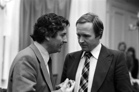 Ruud Lubbers, CDA (l) en Terlouw, D'66, Bestanddeelnr 930-4146