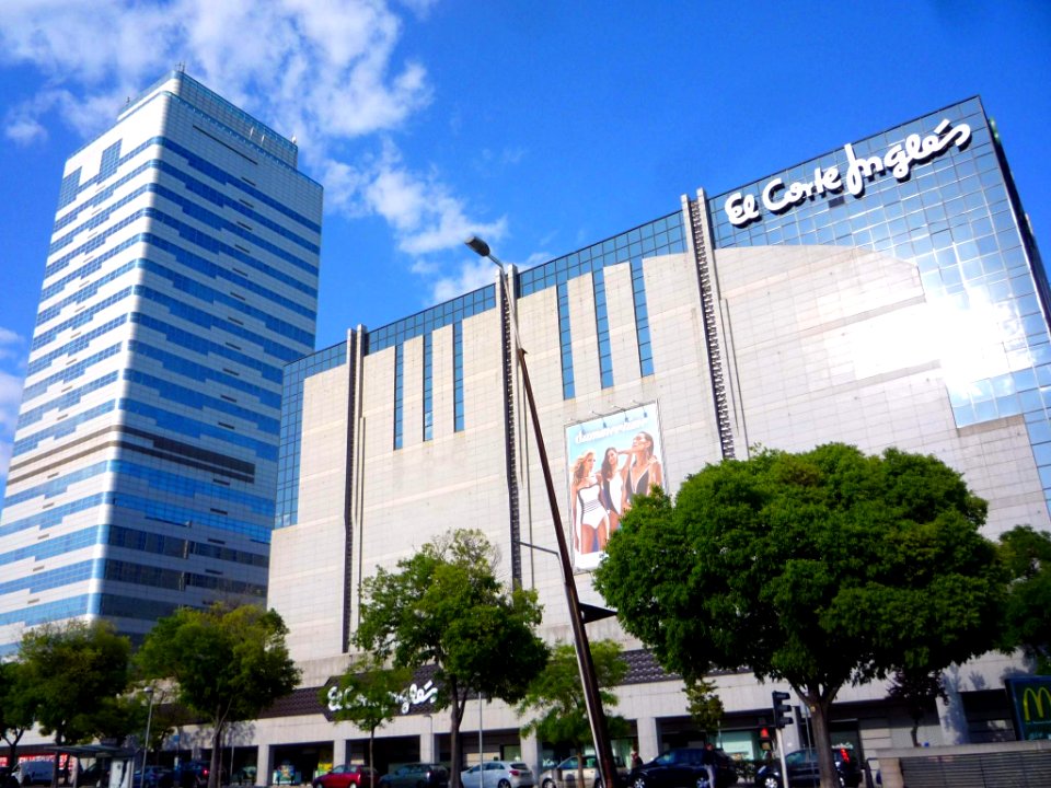 Sabadell - Avinguda de Francesc Macià, Torre Millenium y El Corte Inglés 1