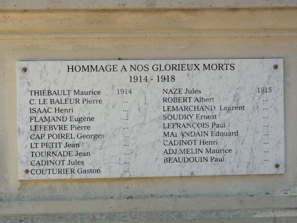 Saint-Pierre-en-Port (Seine-Mar.) monument aux morts, les noms (03)
