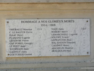 Saint-Pierre-en-Port (Seine-Mar.) monument aux morts, les noms (03)