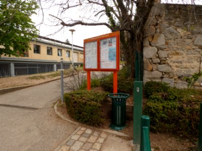 Saint-Genis-Laval - Parc de Beauregard - Allée ouest - Panneau du complexe sportif