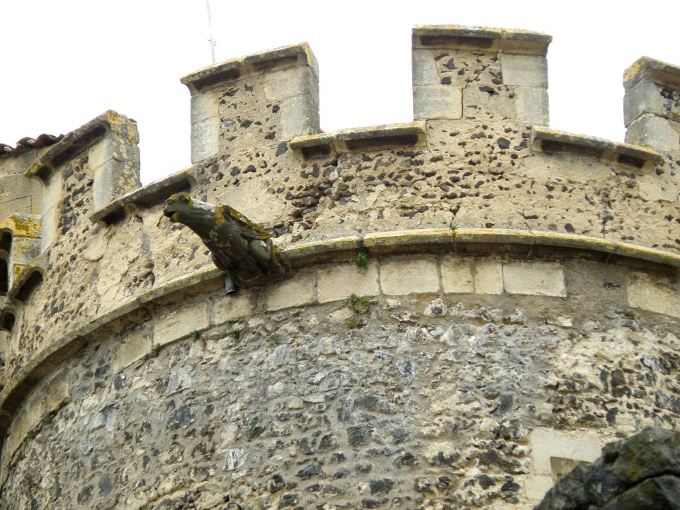 Saint-Saturnin Château3