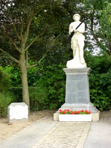 Saint-Sylvestre-Cappel (Nord, Fr) monument aux morts