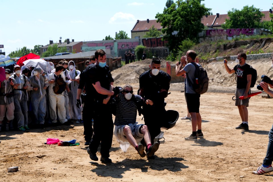 Sand im Getriebe protest A100 Treptower Park 2021-06-05 130