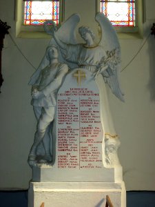Saint-Sylvestre-Cappel (Nord, Fr) église, monument aux morts de la paroisse