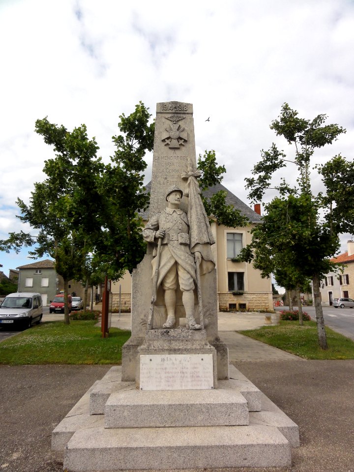 Saint-Sauvant (Vienne) monument aux morts