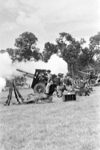 Saluutschoten door kanonnen artillerie, Bestanddeelnr 150-2-5