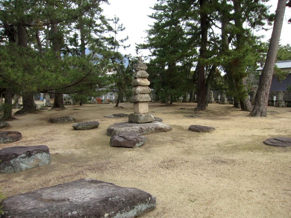 Sanuki-kokubunji-ato tou