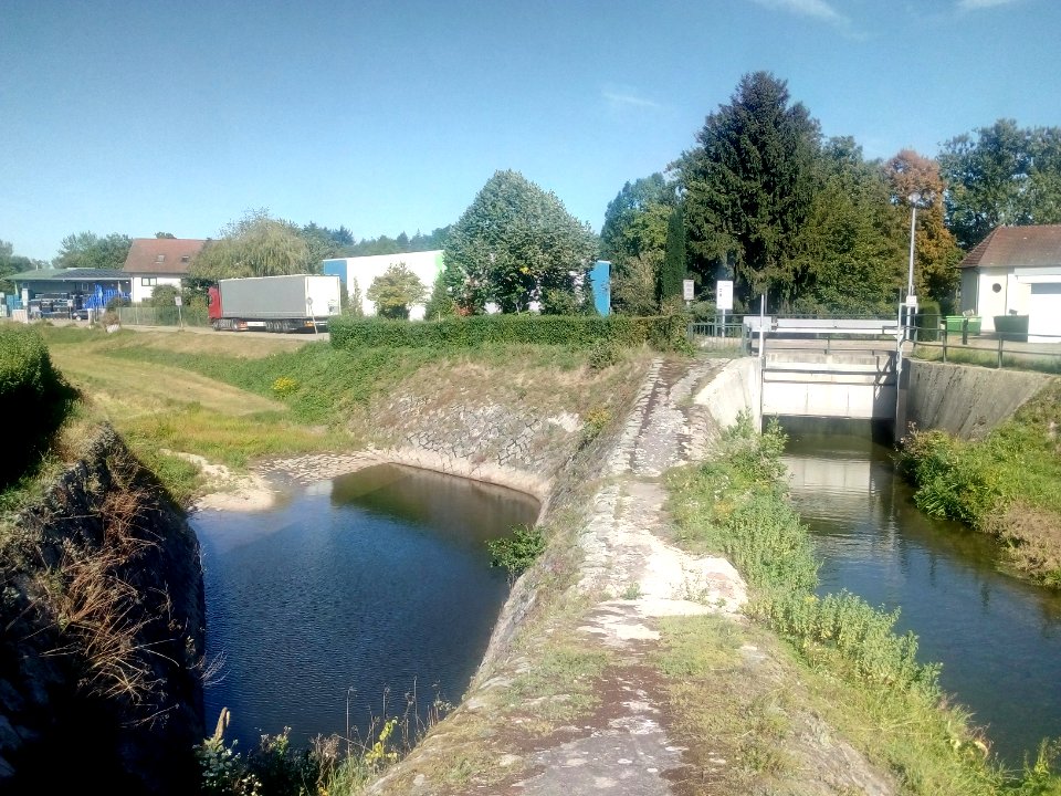 Sandbach, Abzweig Sandbach-Flutkanal in Vimbuch