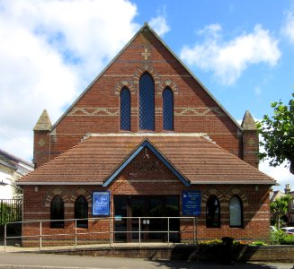 Sandown Baptist Church, Station Avenue, Sandown (July 2016) (6)