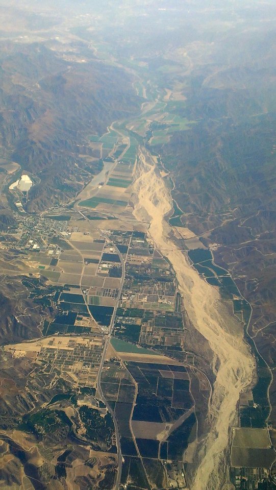 Santa-Clara-River-Valley-with-Piru-Aerial-from-west-August-2014