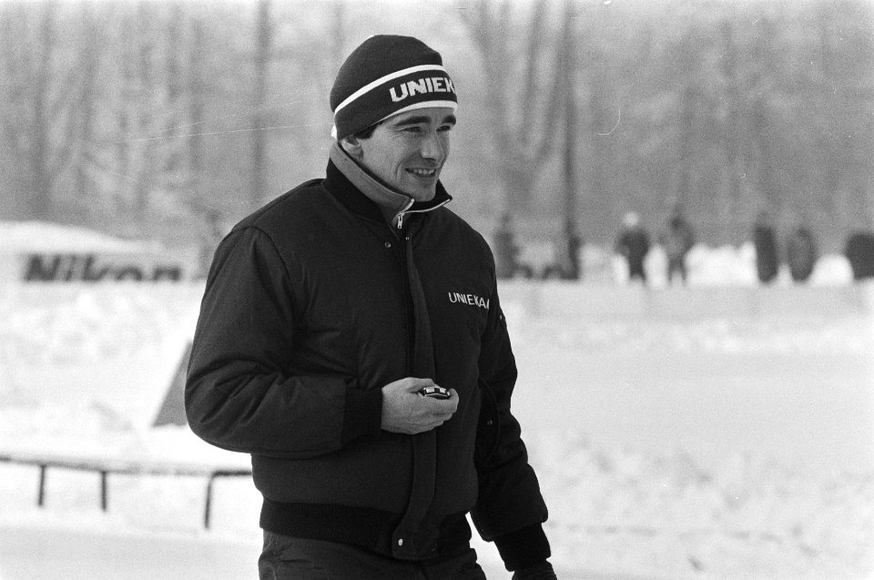 Schaatsinterland Nederland tegen Noorwegen in Groningen. Coach van de dameskernp, Bestanddeelnr 931-8729