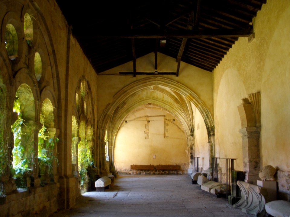 Santillana del Mar - Colegiata de Santa Juliana, claustro 21