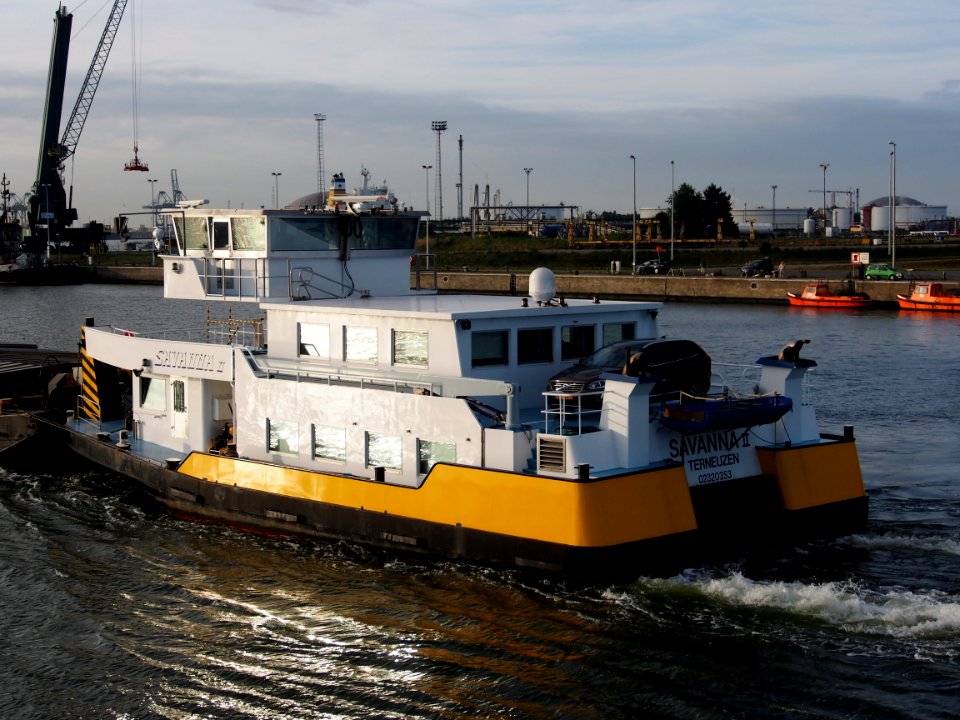 Savanna II - ENI 02320353 leaving Berendrechtlock, Port of Antwerp pic3