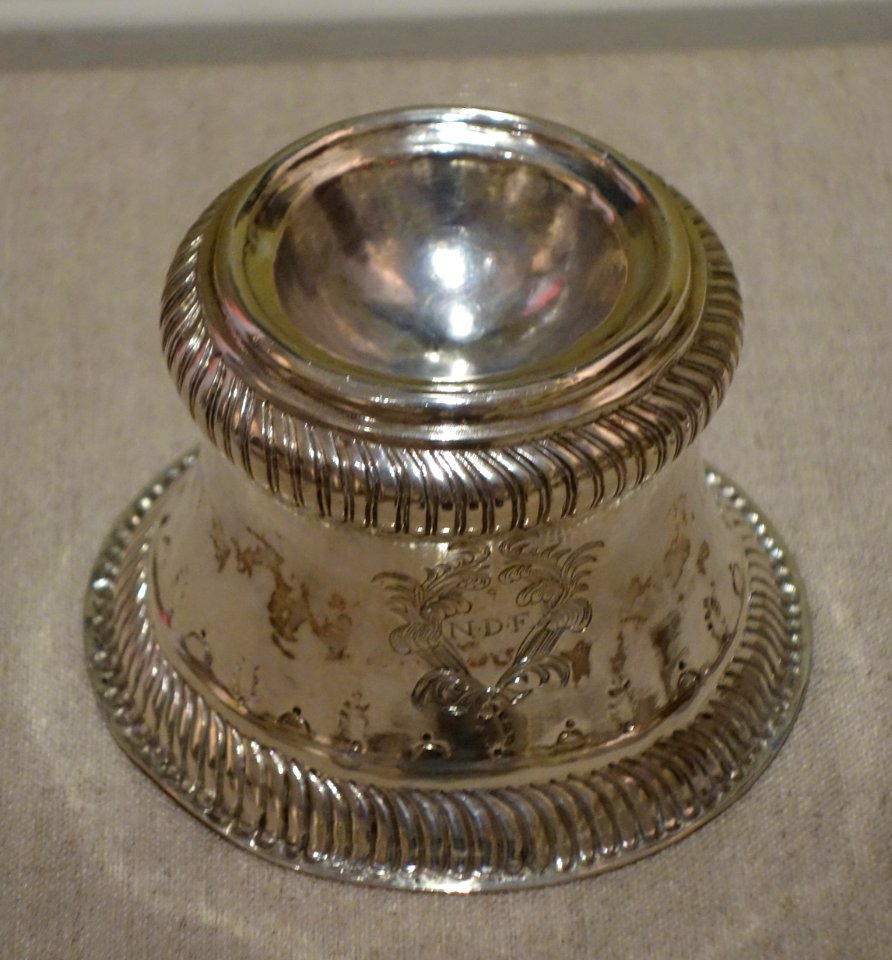 Salt, attributed to Jacob Gerritse Lansing, Albany, 1718-1740, silver - Albany Institute of History and Art - DSC07987