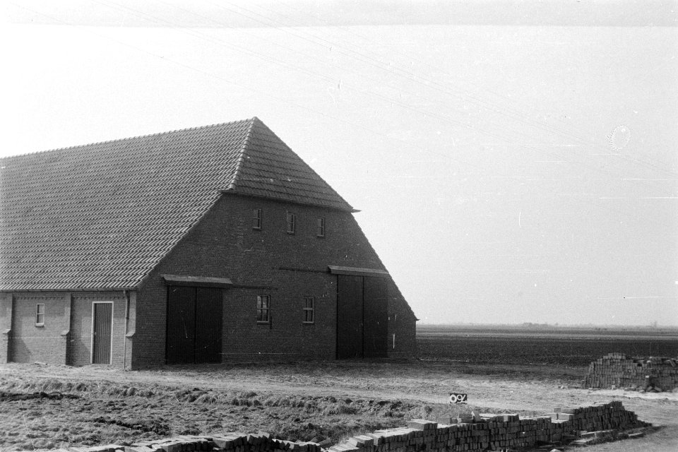 Schuur van boerderij te Onstwedde ruilverkaveling Pomppolder, Bestanddeelnr 170-1938
