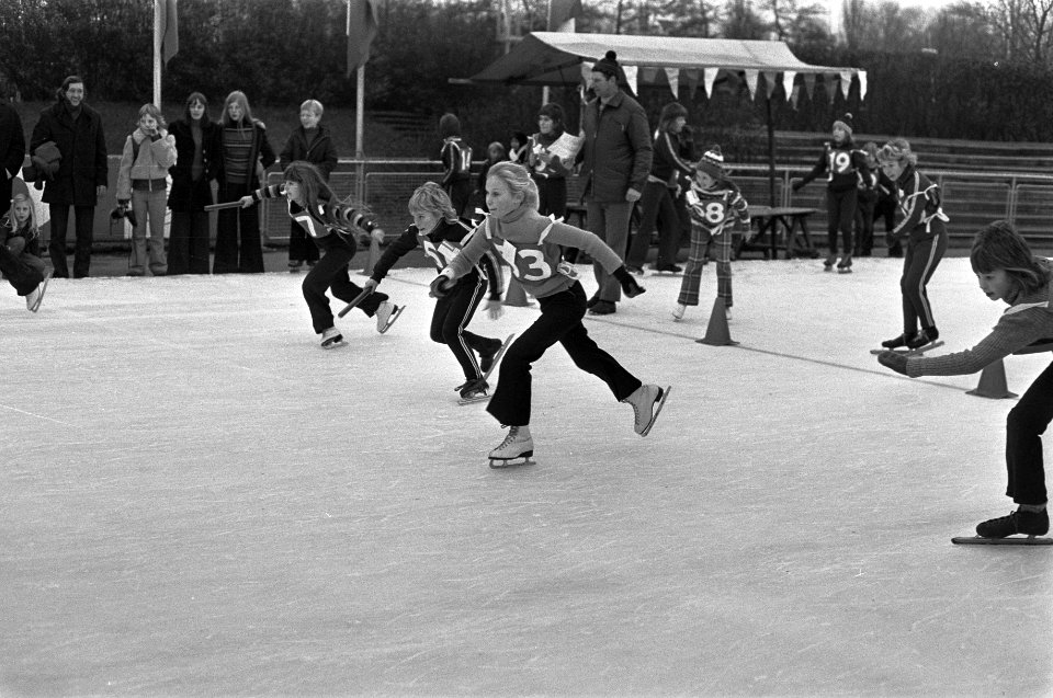 Schaatswedstrijden voor basisonderwijs op Jaap Edenbaan, Bestanddeelnr 926-1492