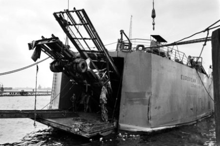 Scheepsbouw, vrachtschepen, scheepsongevallen, wrakken, Bestanddeelnr 932-5646
