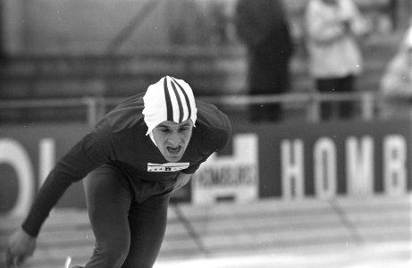 Schaatswedstrijden om IJsselcup te Deventer nr. 34 , 36 Jan Bols i.a., Bestanddeelnr 921-8813