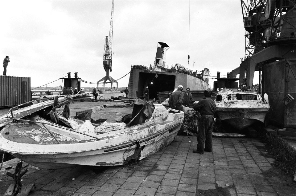 Scheepsbouw, vrachtschepen, scheepsongevallen, wrakken, Bestanddeelnr 932-5644