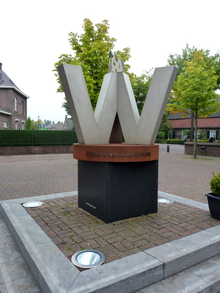 Schaijk (Landerd) oorlogsmonument VVV (03)