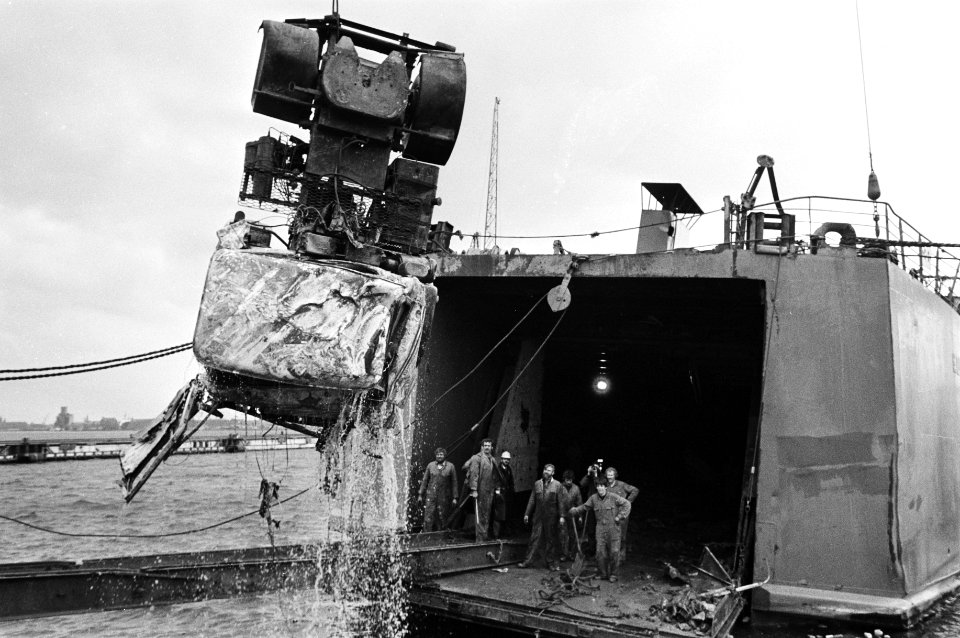 Scheepsbouw, vrachtschepen, scheepsongevallen, wrakken, Bestanddeelnr 932-5643