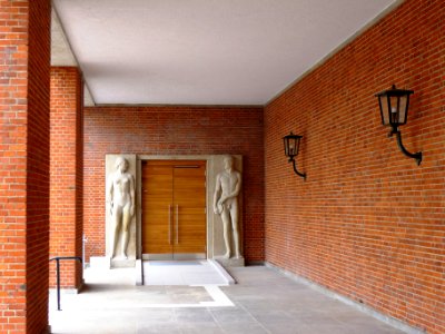 Schwimmhalle Finckensteinallee Schuleingang (Berlin-Lichterfelde)