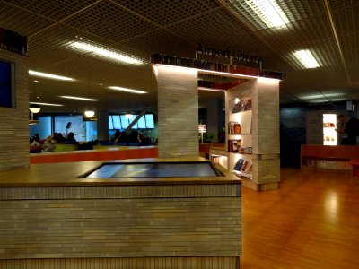 Schiphol Airport Library 01
