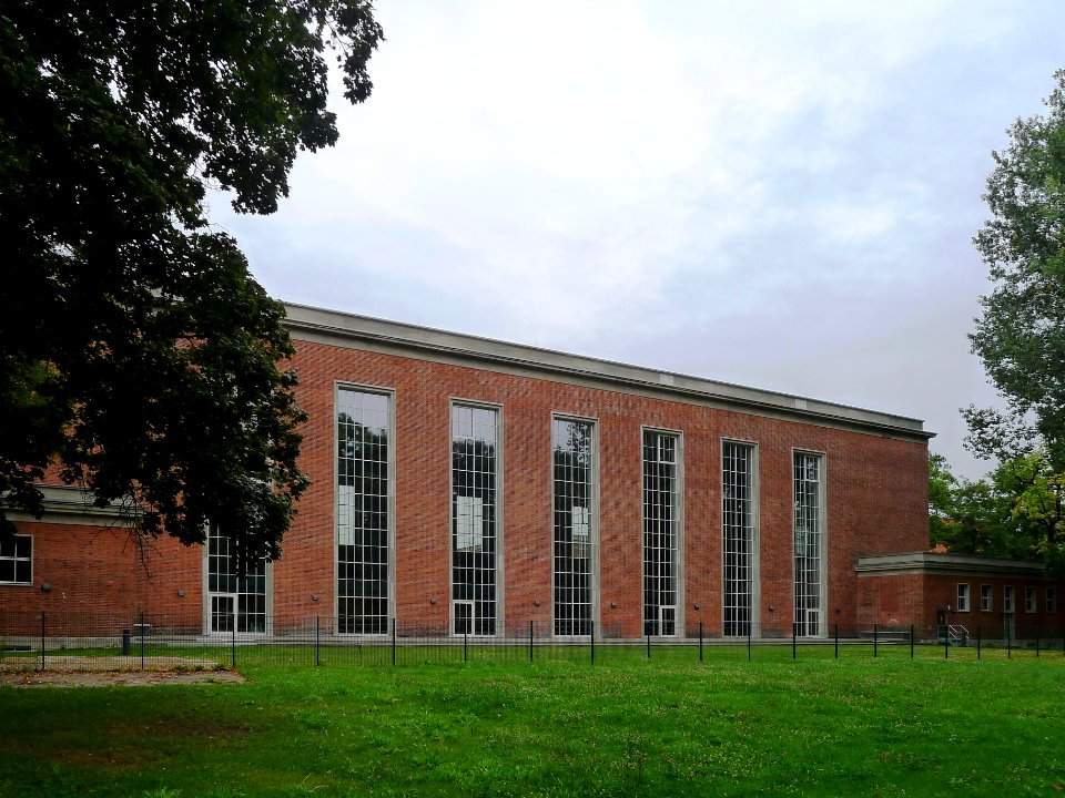 Schwimmhalle Finckensteinallee Rückseite (Berlin-Lichterfelde)
