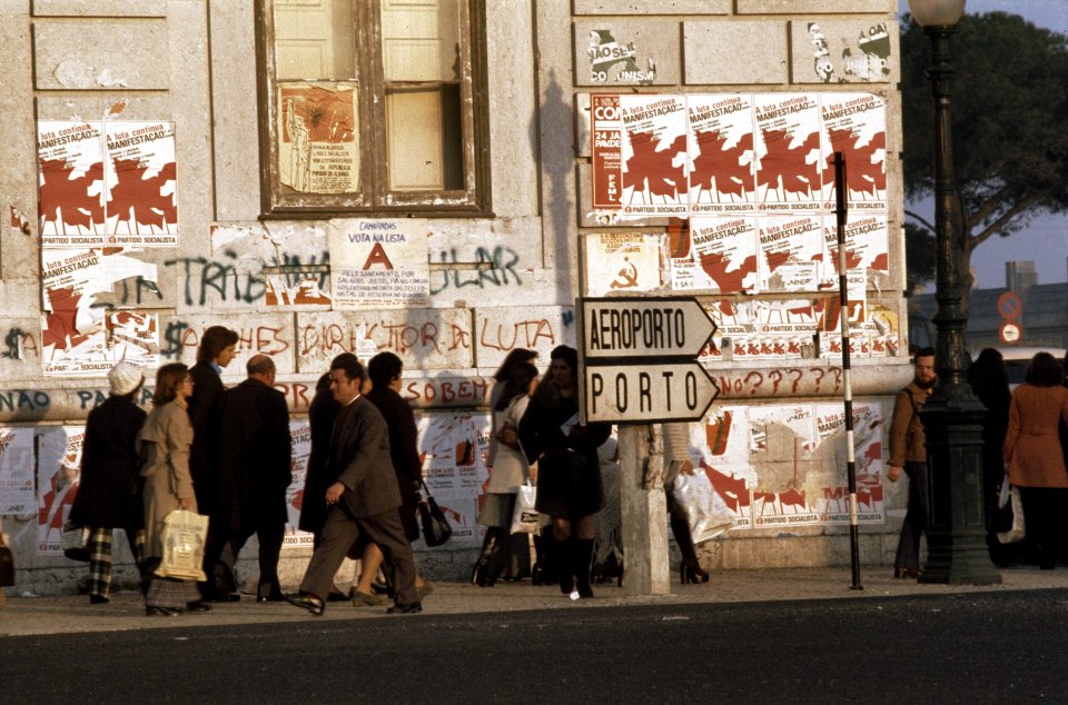 Serie Portugal, verkiezingsstrijdstraatbeelden in Lissabon (begin 1975) straat, Bestanddeelnr 254-9566