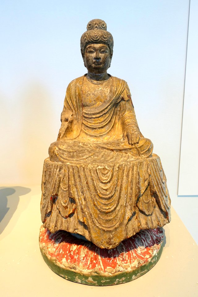 Shakyamuni Buddha, China, Tang dynasty, early 8th century AD, sandstone, wood, pigment, gilding - Östasiatiska museet, Stockholm - DSC09323