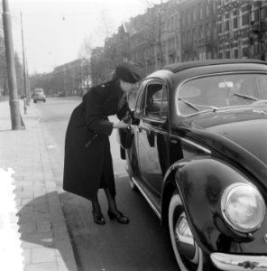Serie vrouwelijke politie Amsterdam, Bestanddeelnr 907-1375
