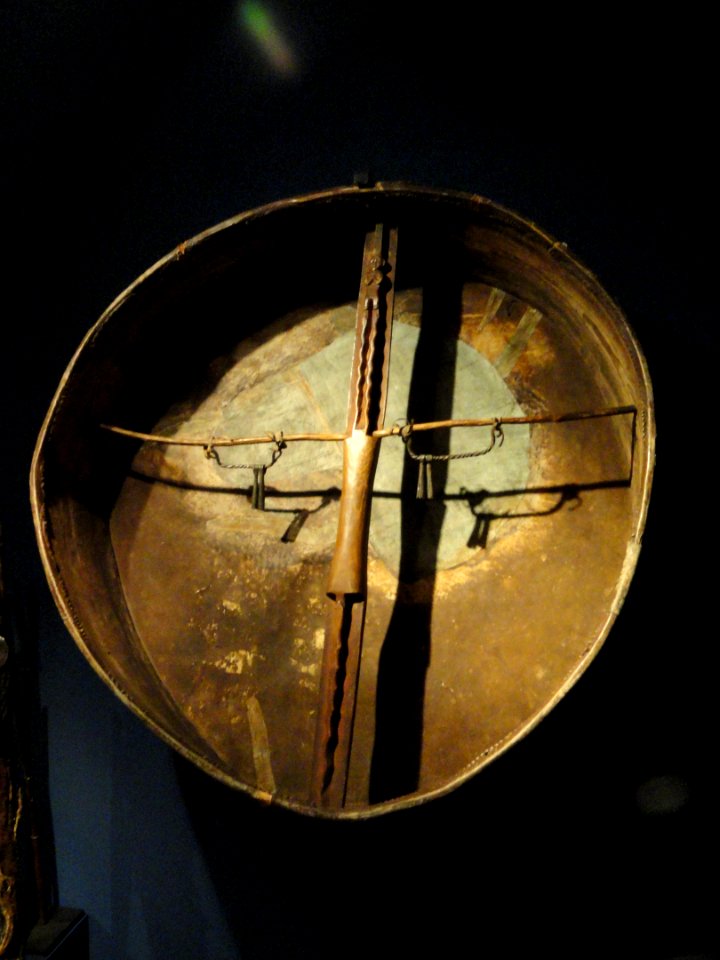 Shaman's drum, Tuva, 1889 - C. G. Mannerheim collection - Museum of Cultures (Helsinki) - DSC04859