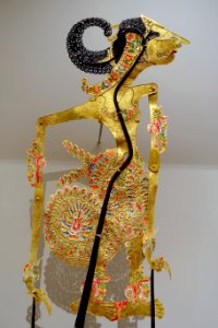 Shadow puppet, Java, collected in 1911, wood, leather, pigment - Pacific collection - Peabody Museum, Harvard University - DSC06097