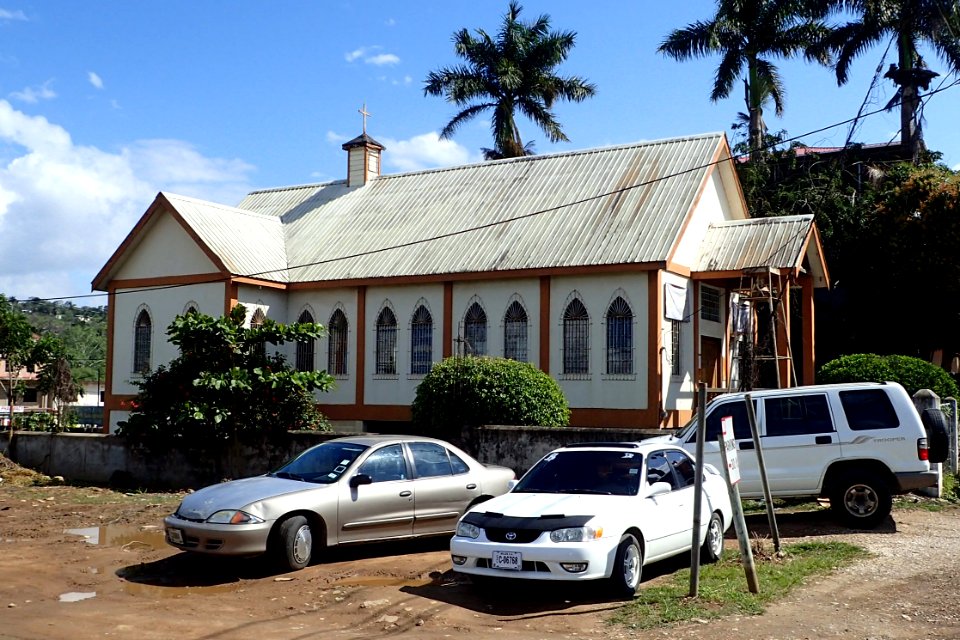 Saint Andrew's Anglican Church side view